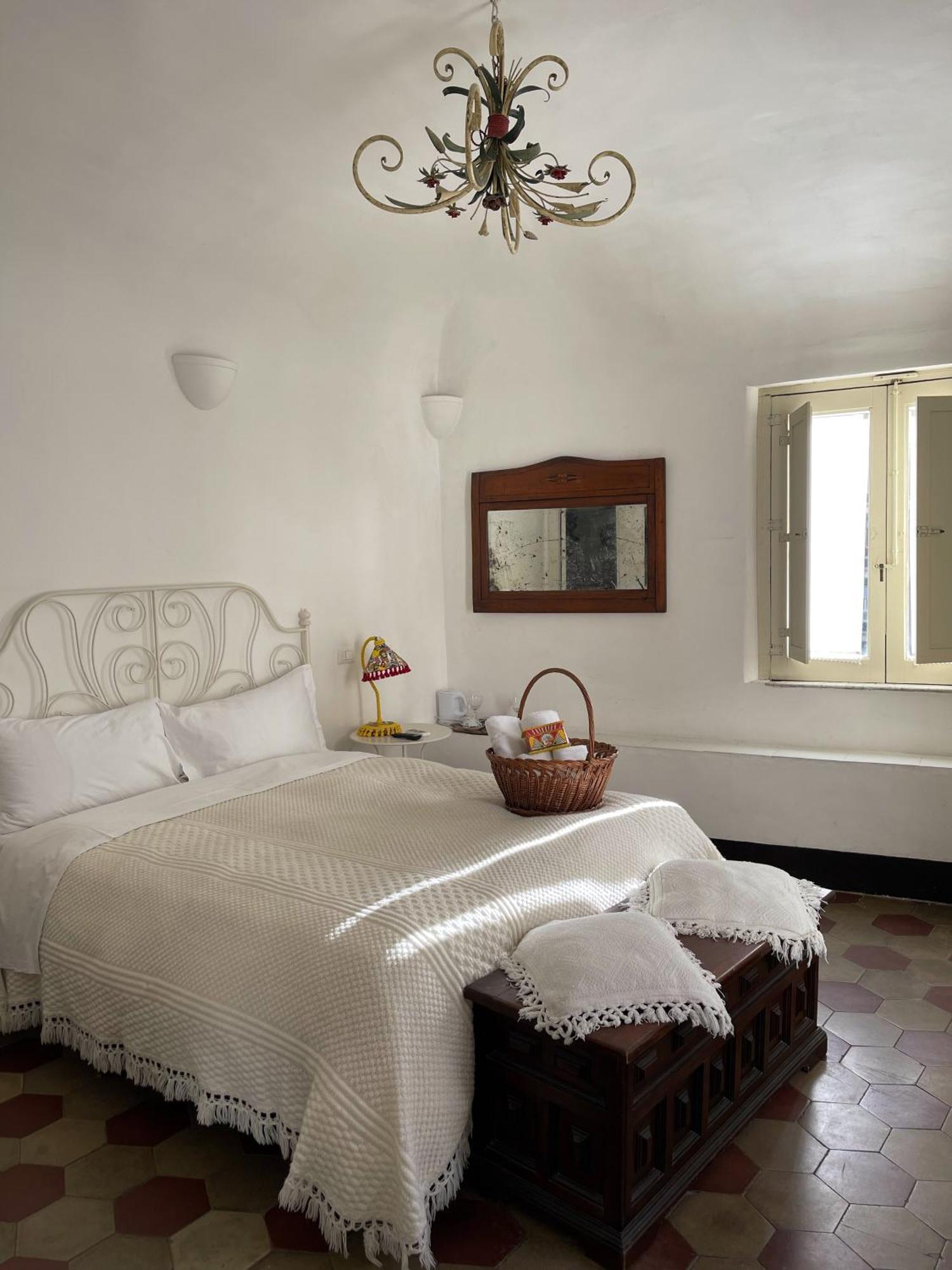 Fera O' Luni Bed & Breakfast CTA Exterior foto