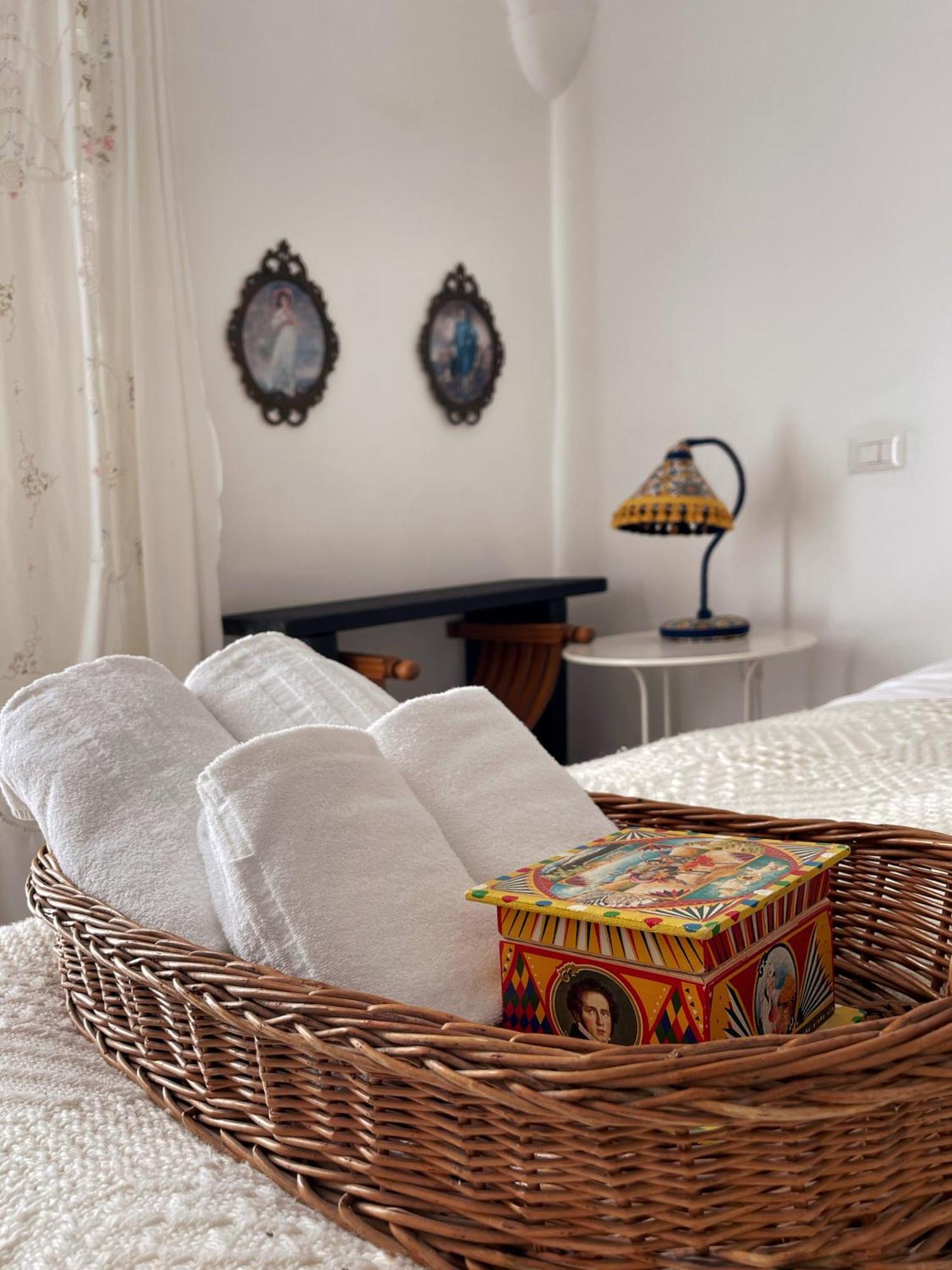 Fera O' Luni Bed & Breakfast CTA Exterior foto